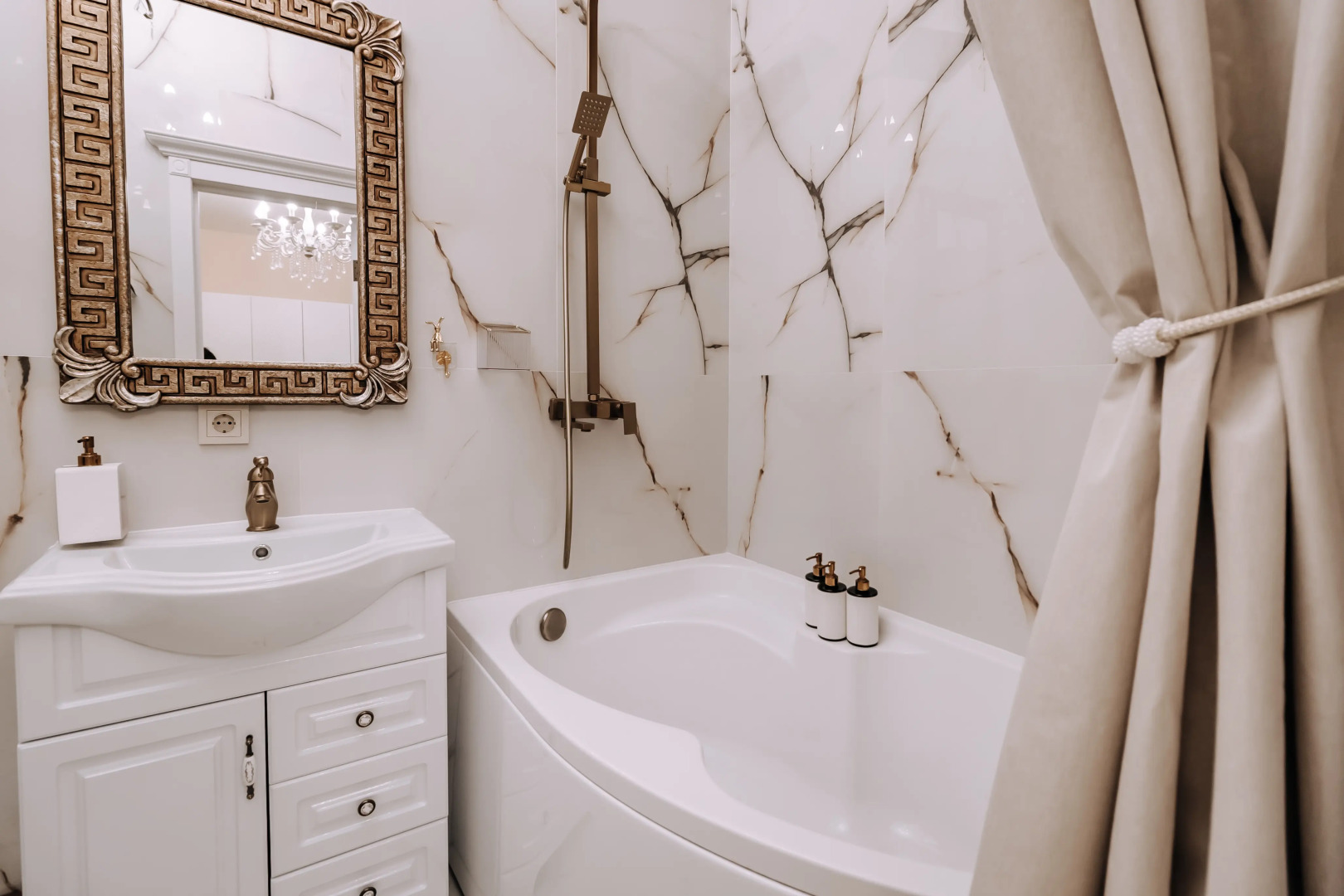 Апартаменты Urban Кот Gold