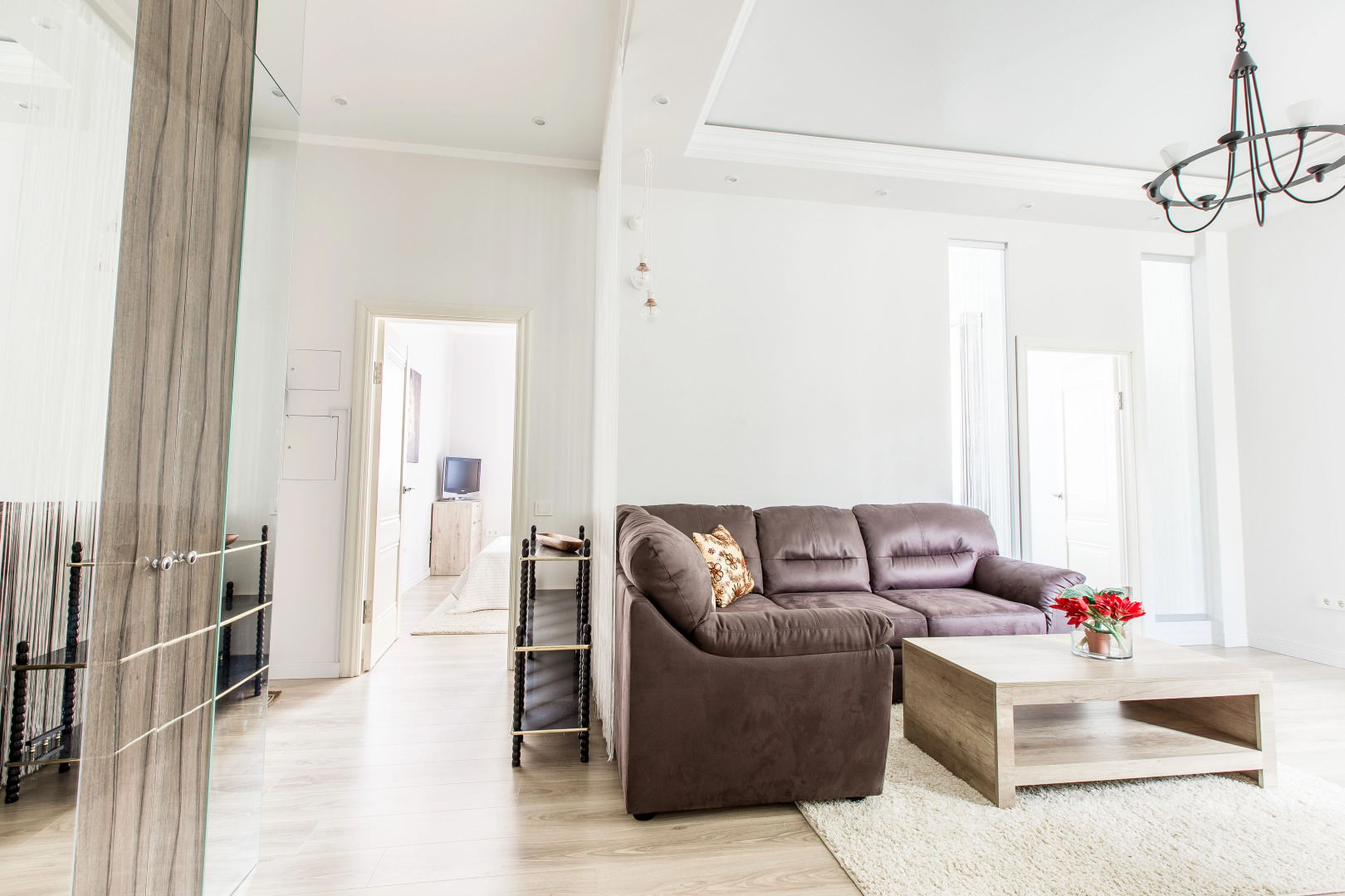 Апартаменты с Двумя Спальнями и Гостиной на Проспекте Независимости