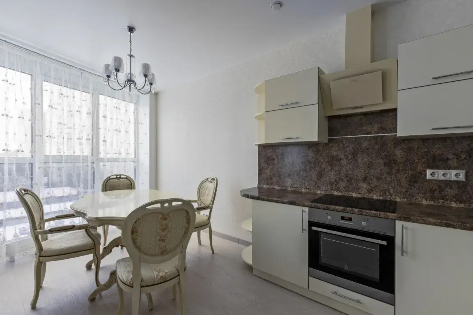 Квартира 4 MaxRealty24 Molodezhnaya 7/1