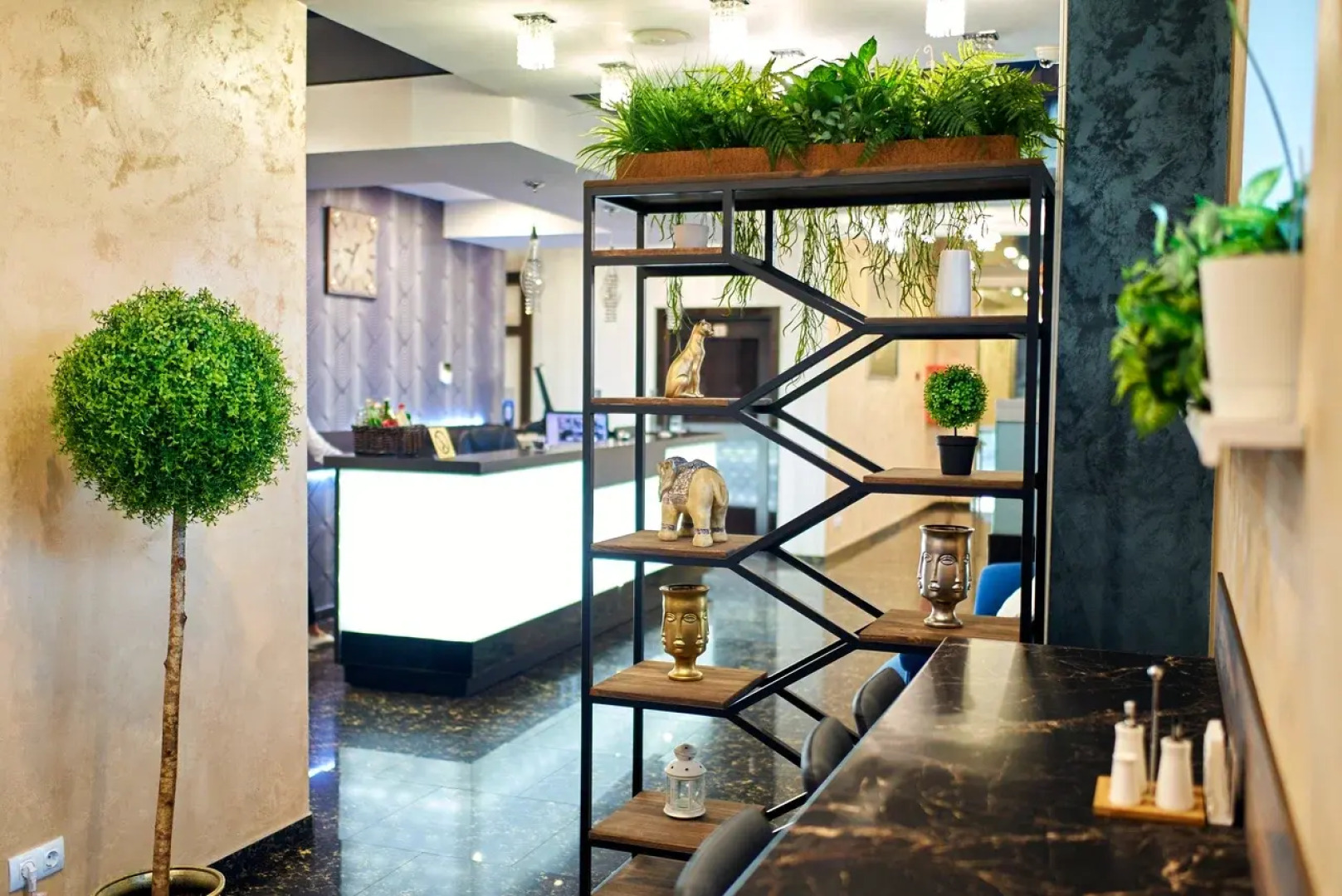 Отель Корона