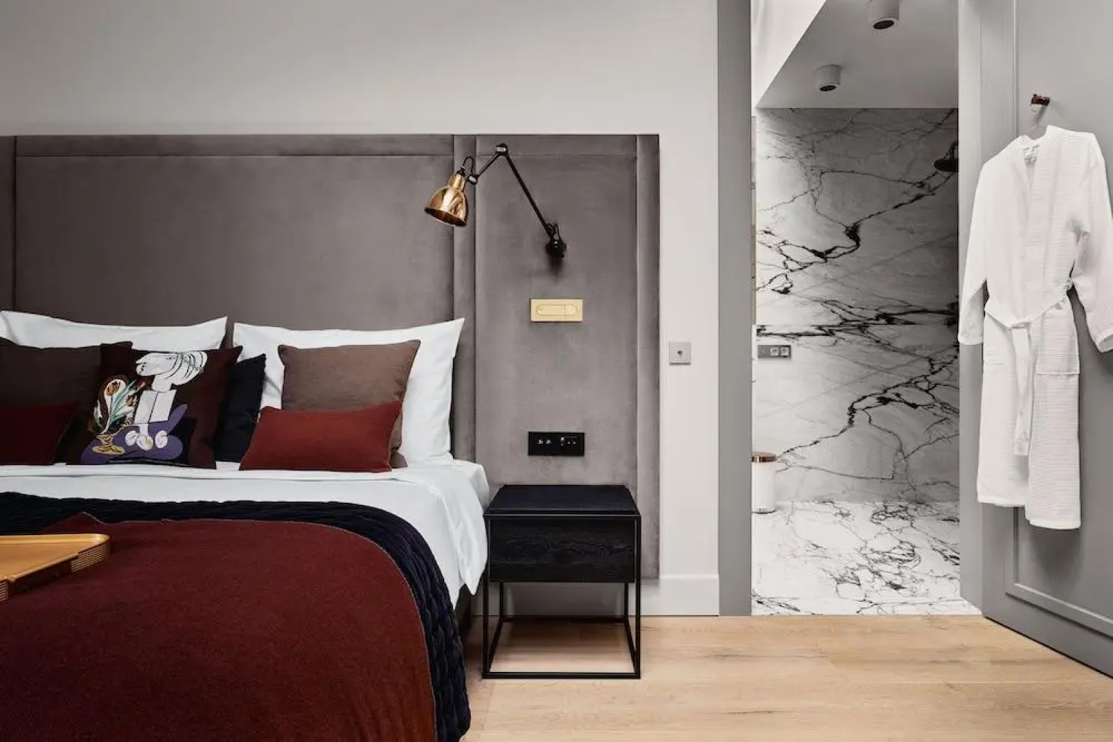 Отель H15 Luxury Palace