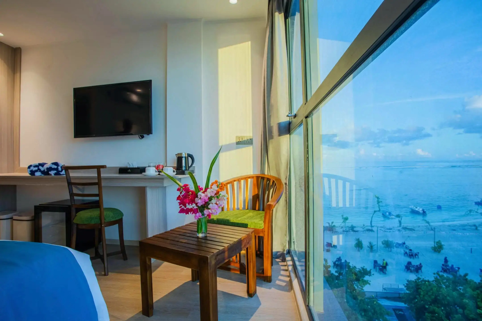 Отель Beach Hotel Guraidhoo