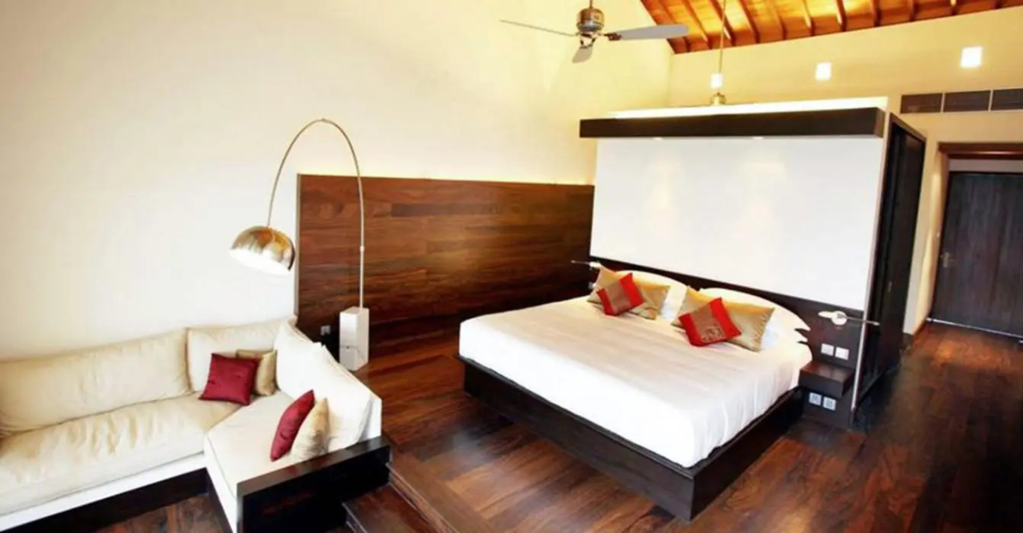 Курортный Отель The Fortress