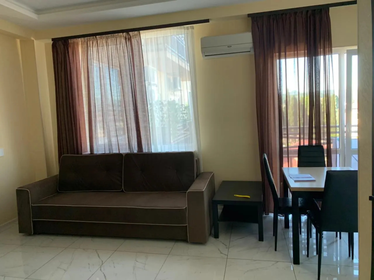 Апартаменты на Тюльпанов 3