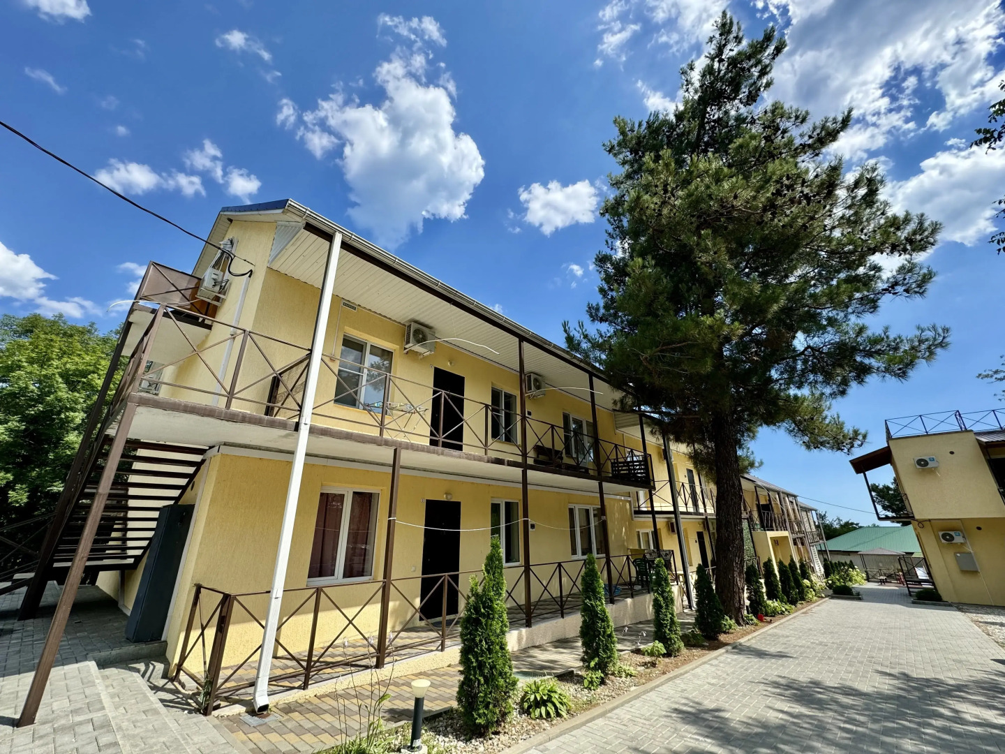 Апартаменты просторные и комфортные у моря до 10 человек в х. Бетта