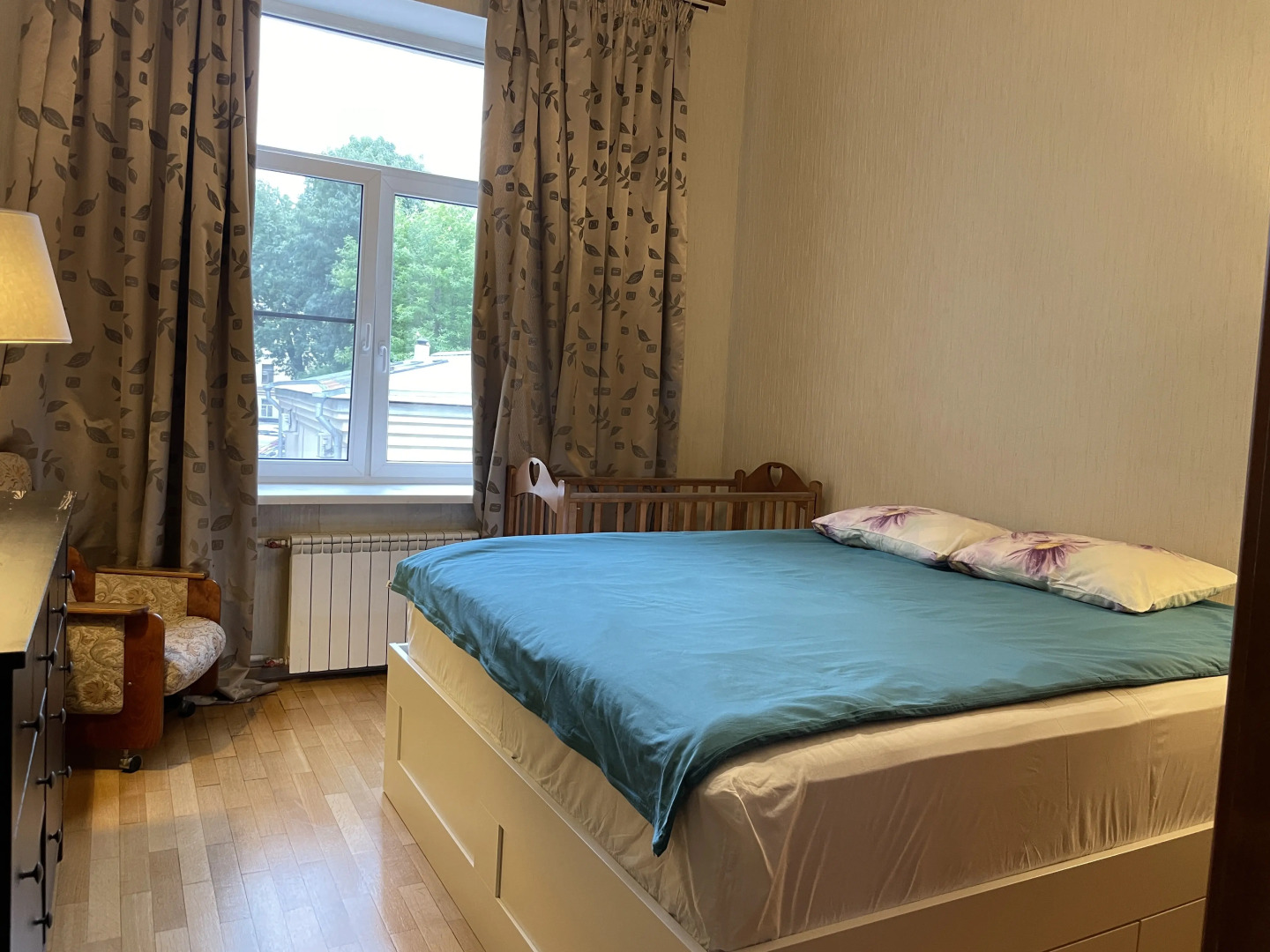 Апартаменты у Казанского Собора и Дома Зингера