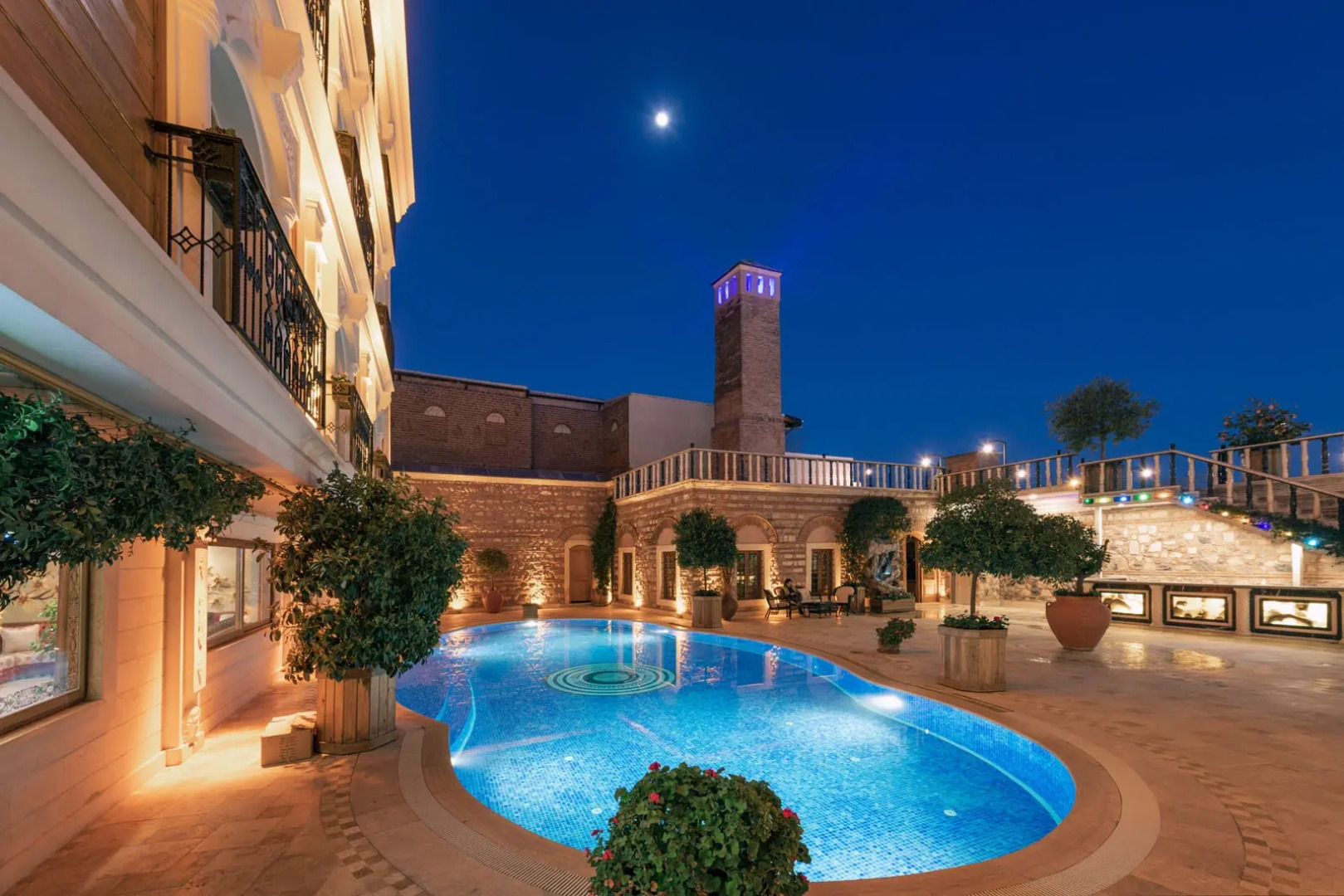 Отель Seven Hills Palace