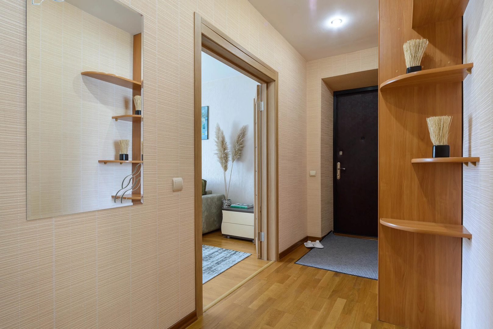 Апартаменты 2-комнатные HomeApart Ленина, 2