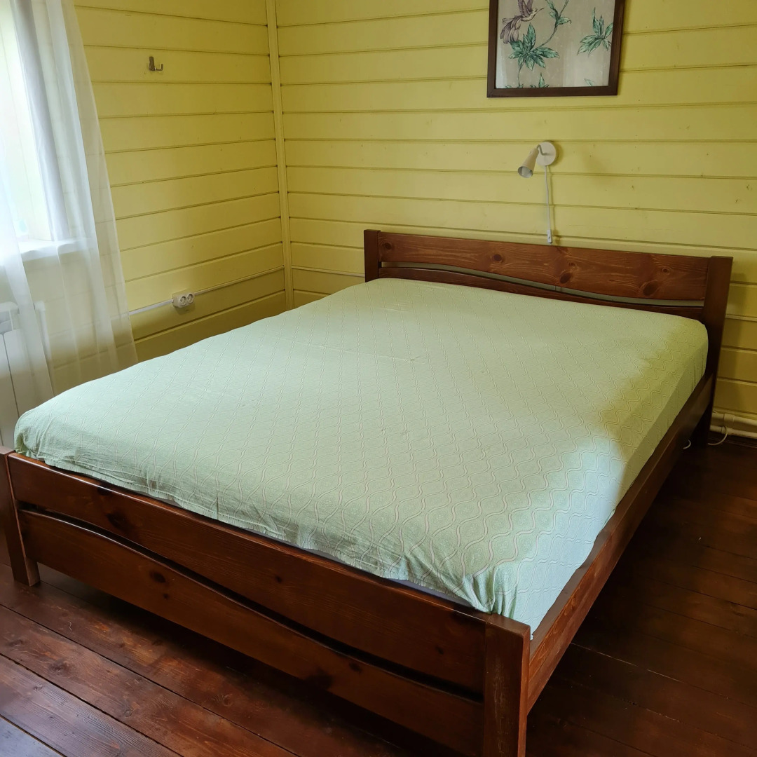 Semenyij Domik U Ozera V Karelii	