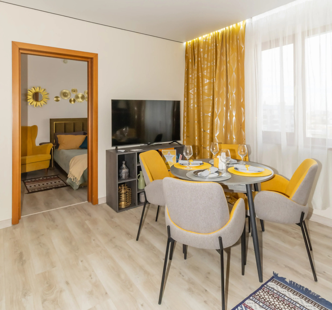 Апартаменты - Делюкc в Апарт-комплексе Виктория