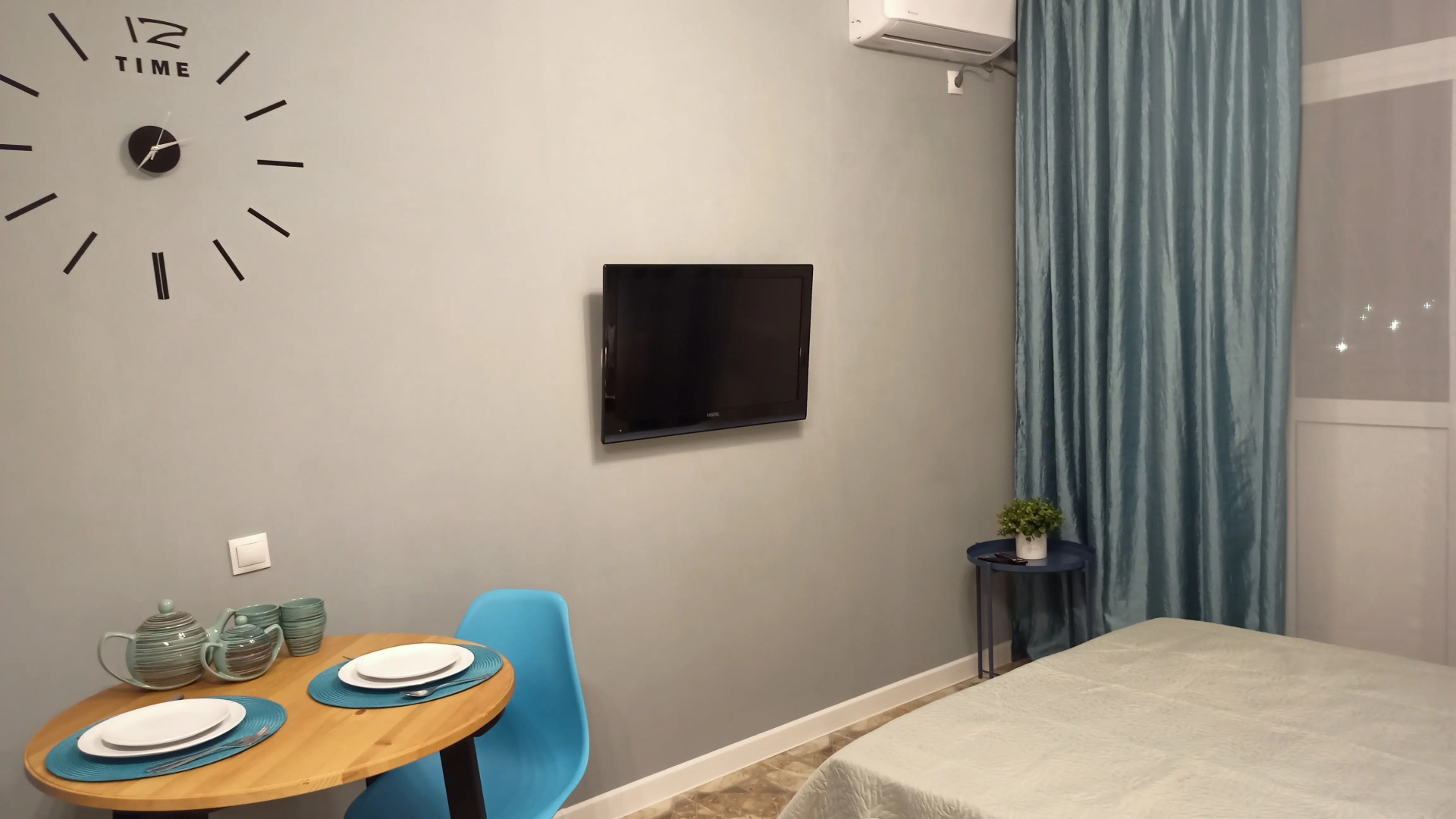 Квартира Уютная студия на Заполярной рядом с микрохирургией глаза, ККБ 2