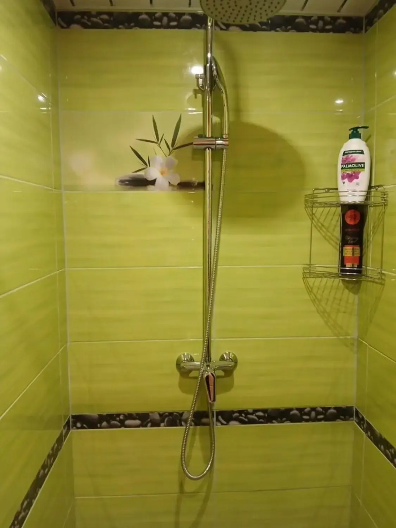 Частный Дом в Центpе Дeревни Взвад