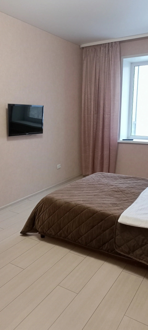 Квартира Кирова 120А оранжевая квартира