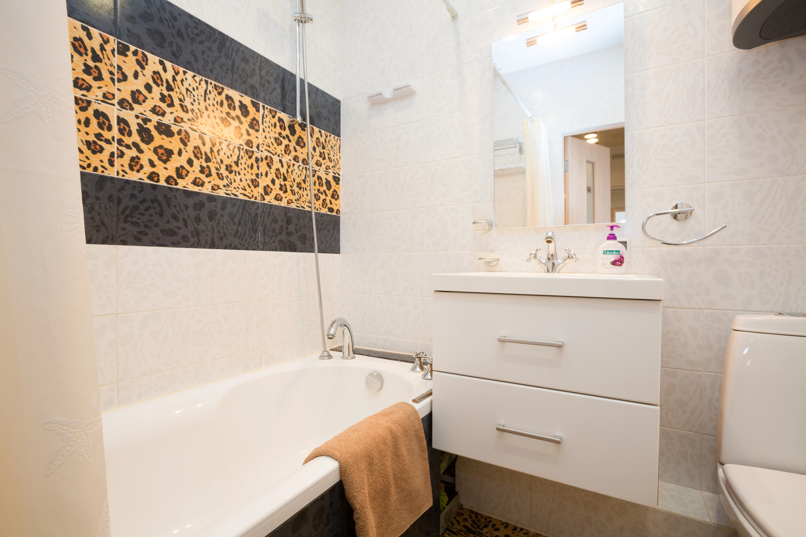 Апартаменты на Бажова 68