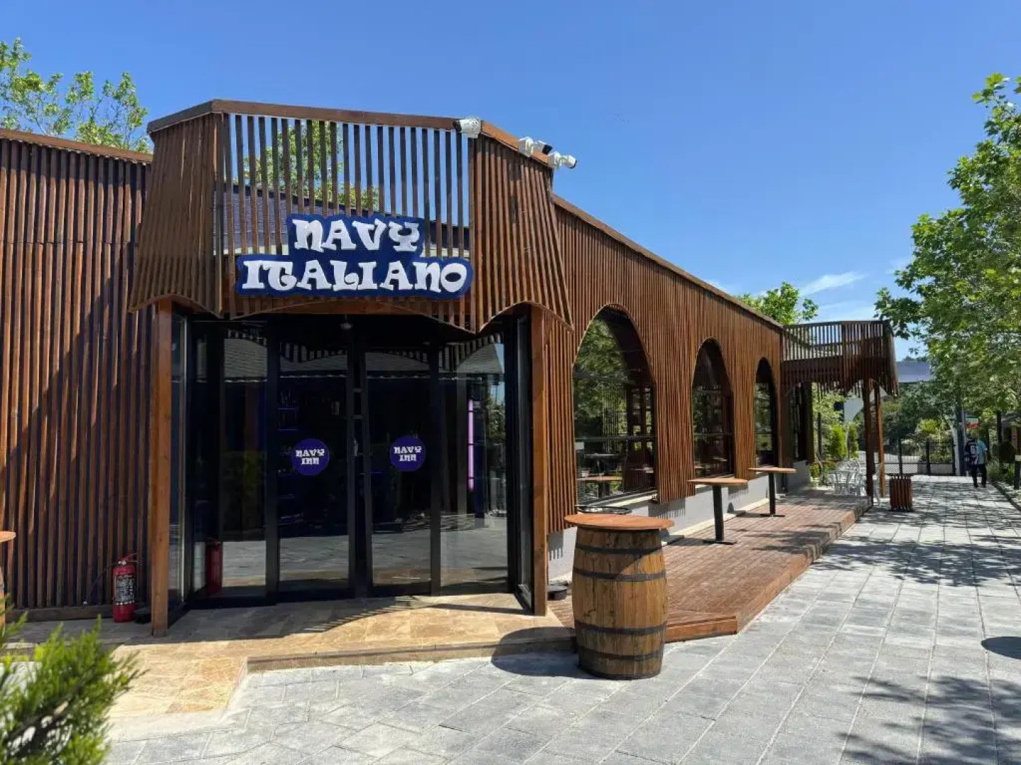 Отель Navy Inn & Bungalows