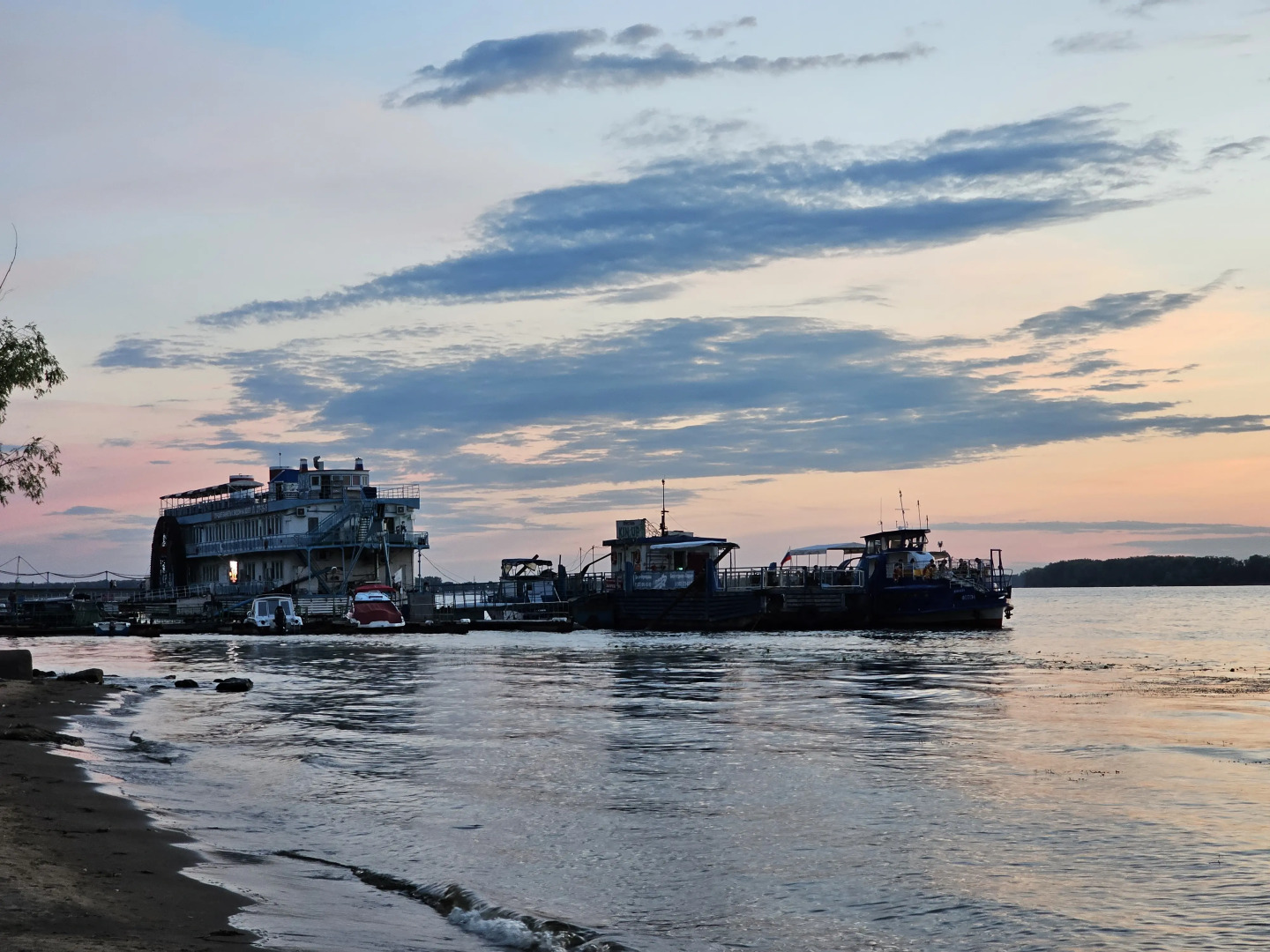 Апартаменты в Центре Города недалеко от Набережной от компании v-Gosti