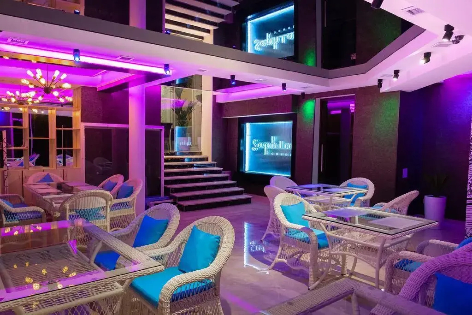 Отель Dilimah Premium Luxury