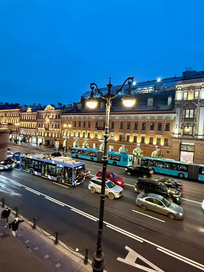 Квартира Двухкомнатные апартаменты с видом на Невский проспект