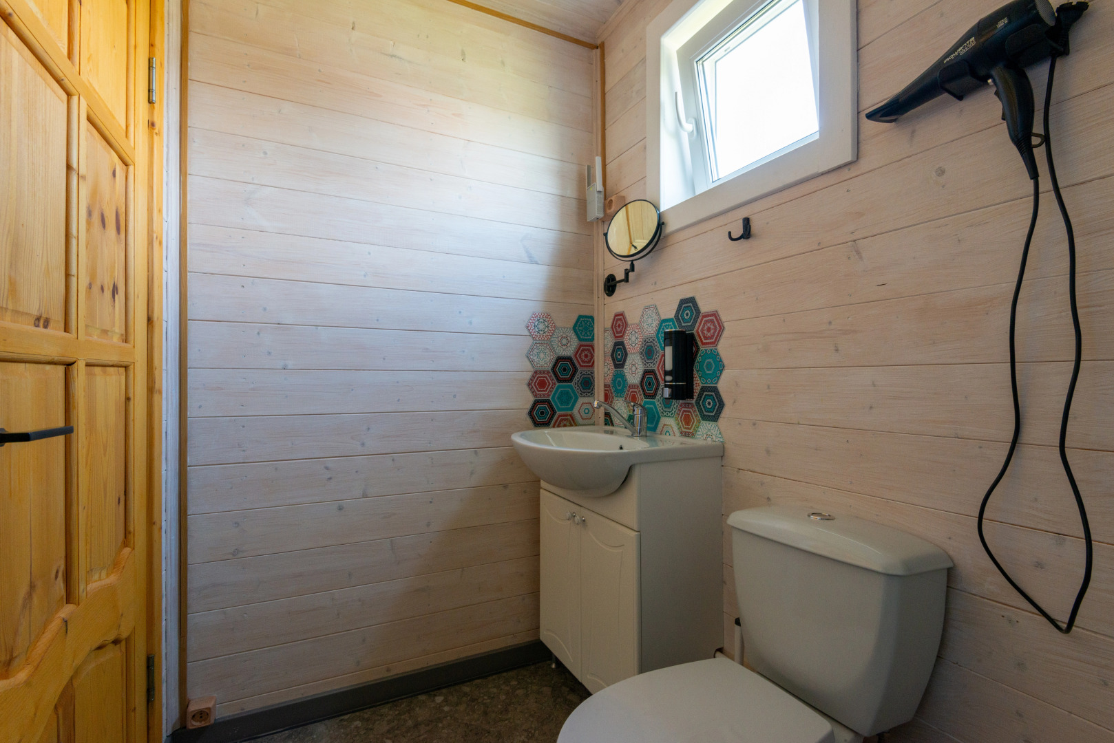 Na Beregu Reki S Bannym Chanom Guest house