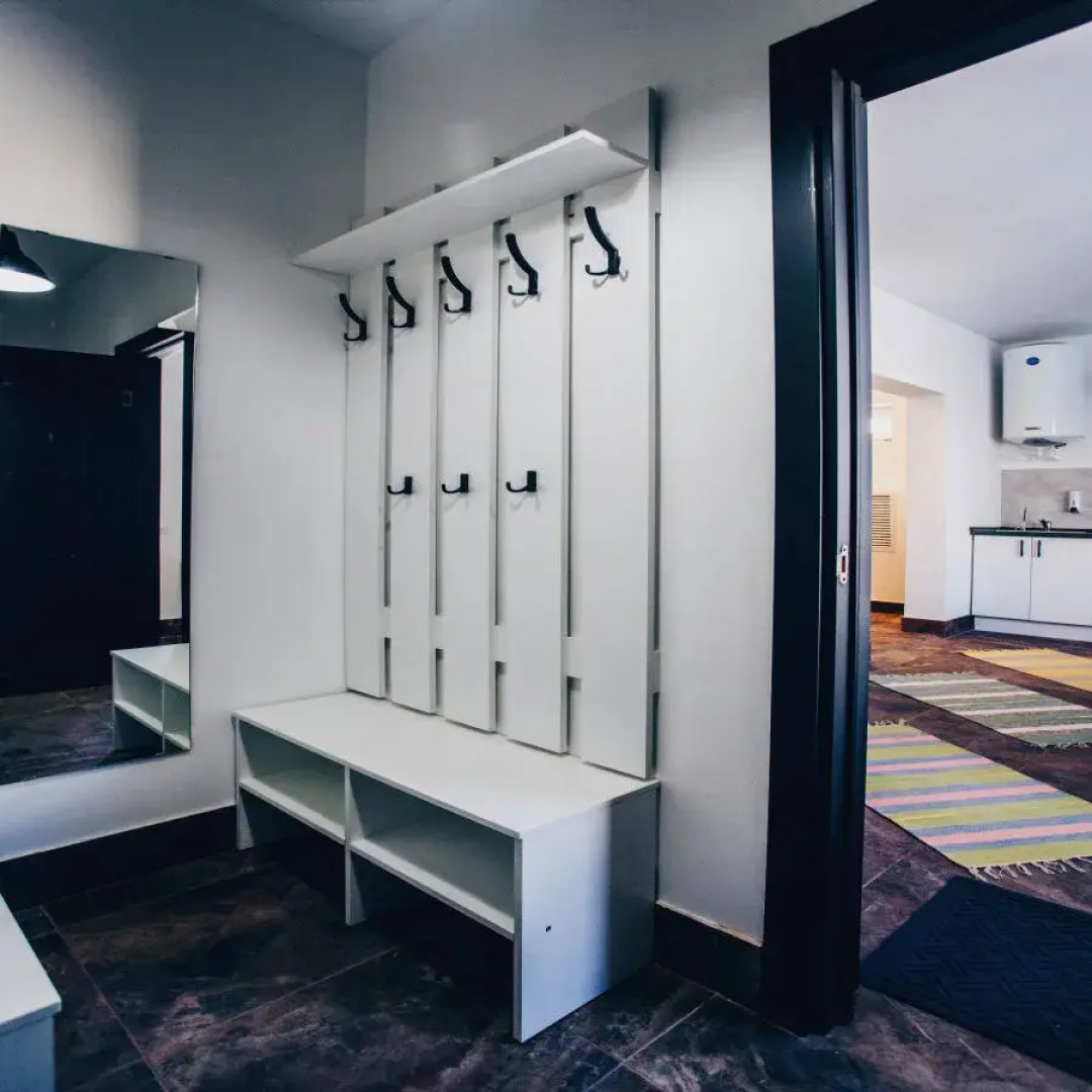 Частный дом за городом Монотель синий дом