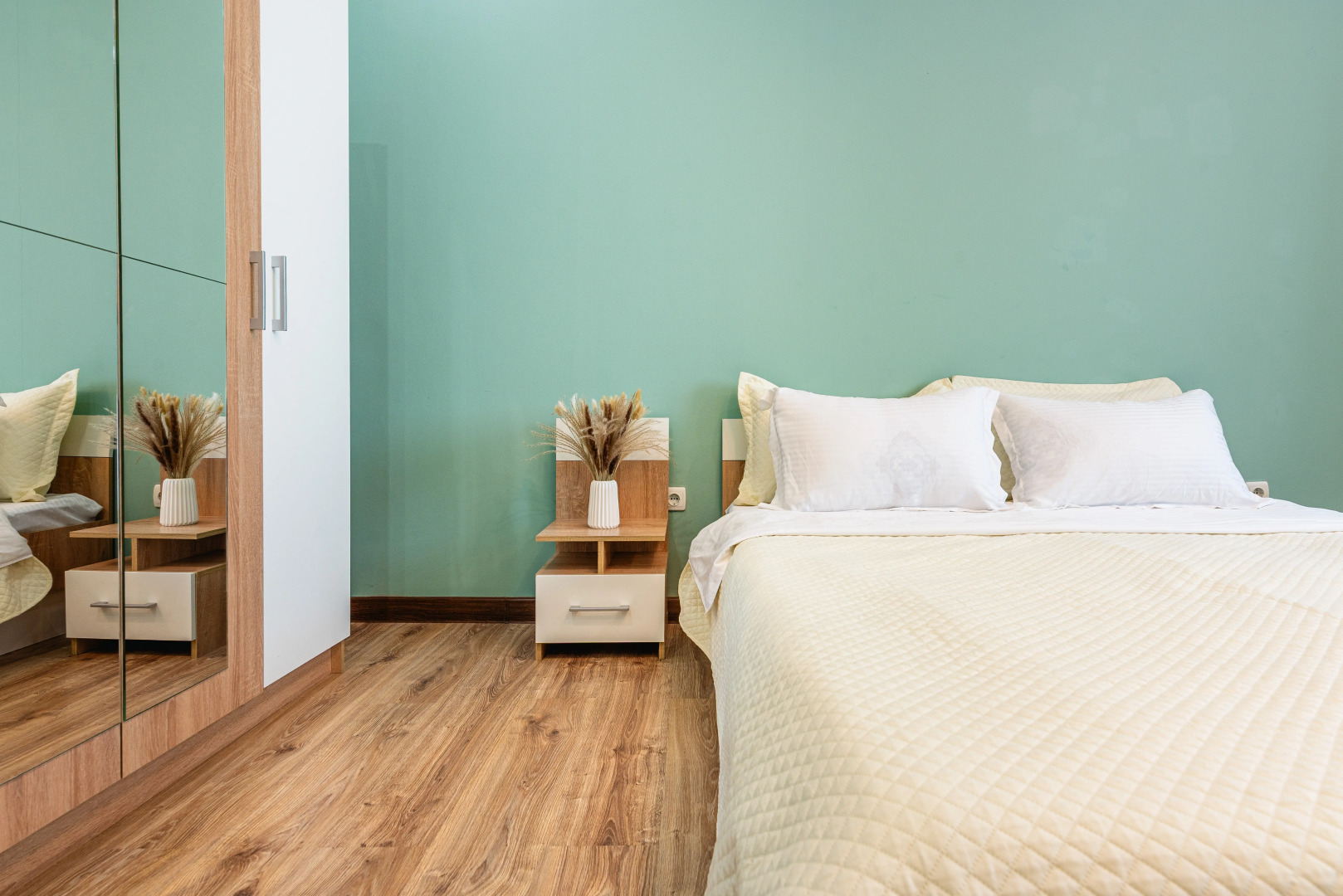 Апартаменты Просторные 3-х комнатные в стиле минимализм