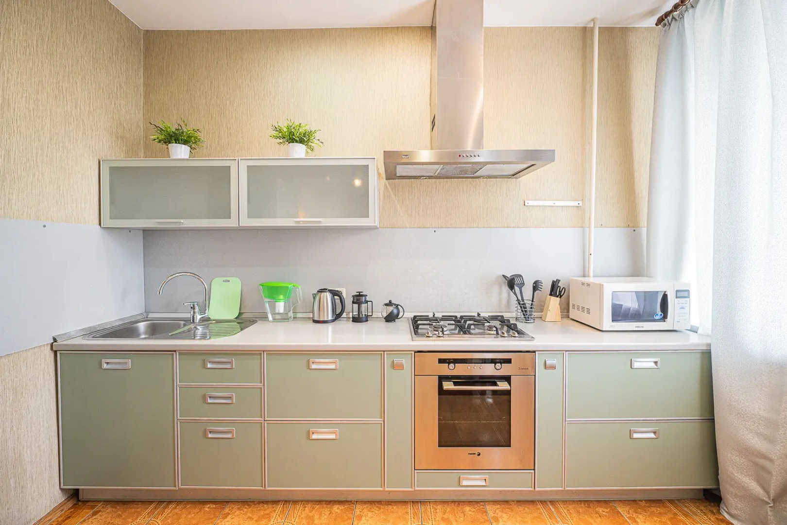 Апартаменты Пять Звезд на Свободы 66