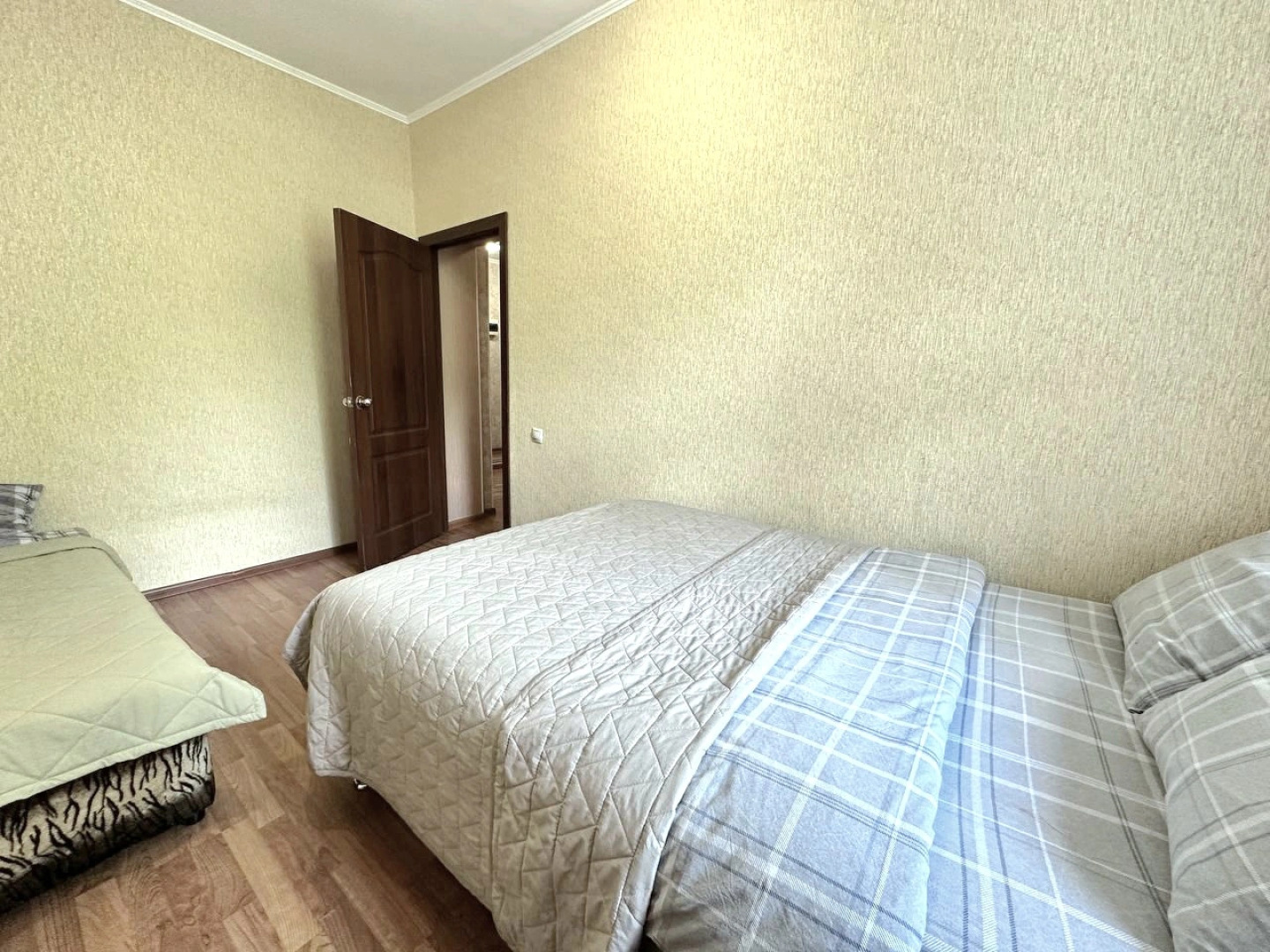 Квартира трехкомнатная в центре на Весенней