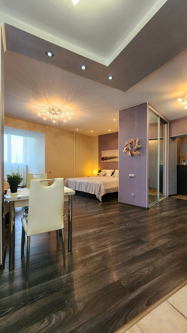 Апартаменты WinWin (ВинВин) в центре на набережной озера Кабан