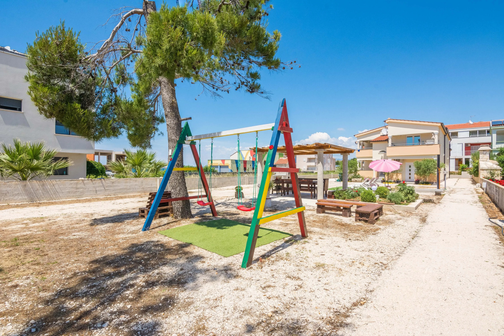 Apartments Ujaković