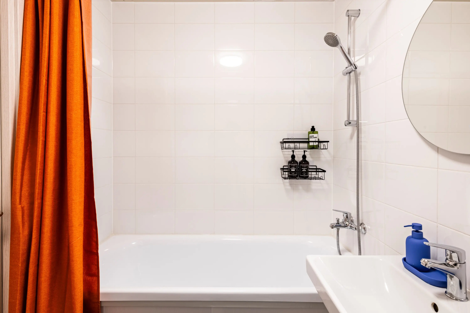 Квартира Яркая с балконом