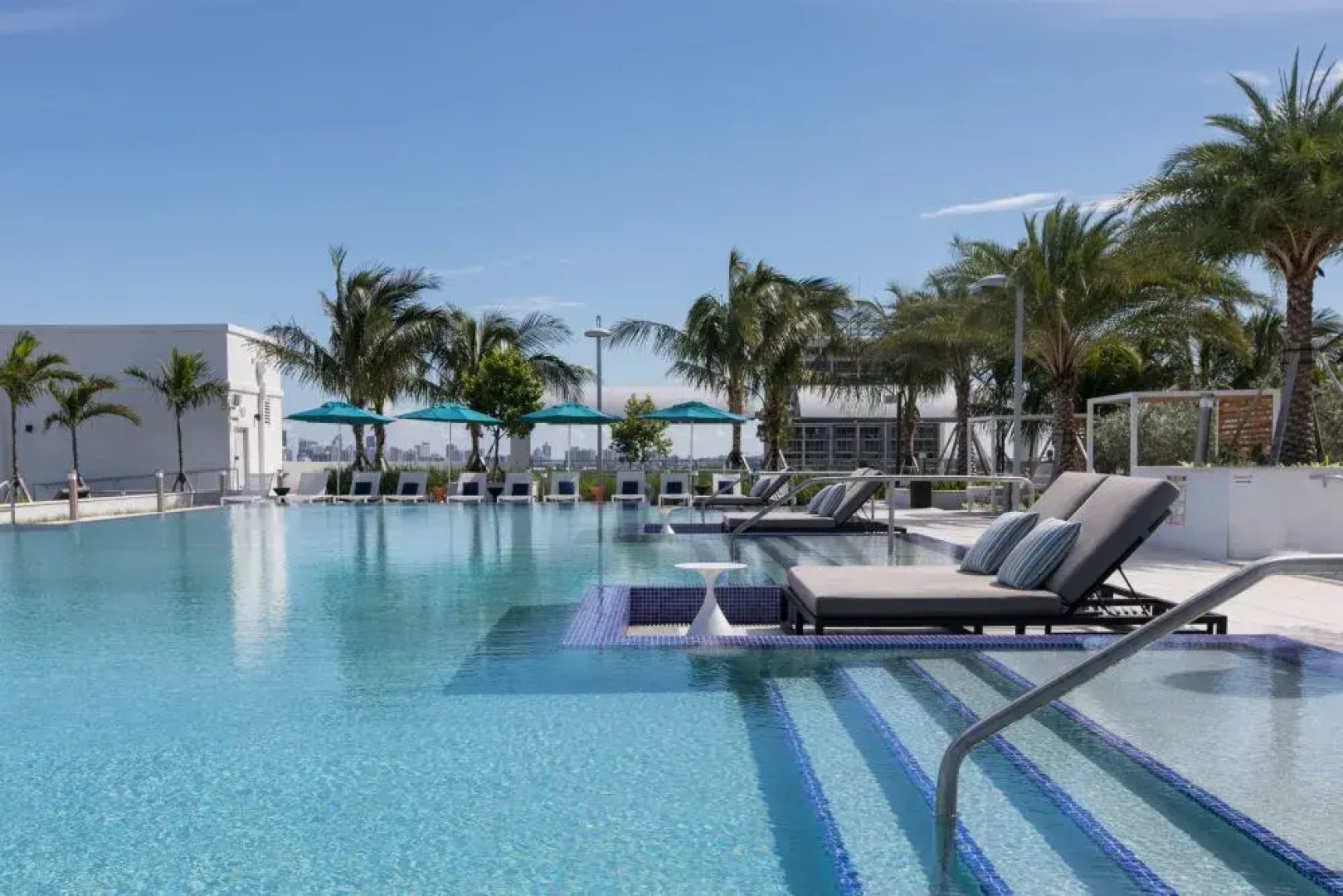 Апарт-Отель Hollywood Beach Luxury Residences