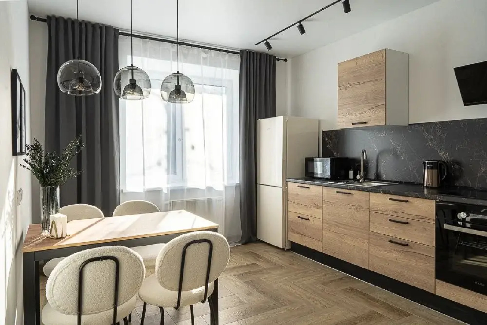 Апартаменты Monochrome от Сети Good Vibes Apartments