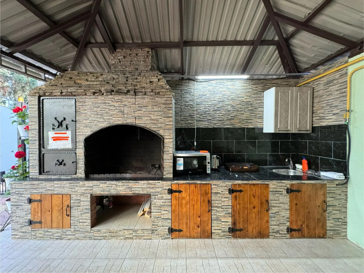 Отель Тростник