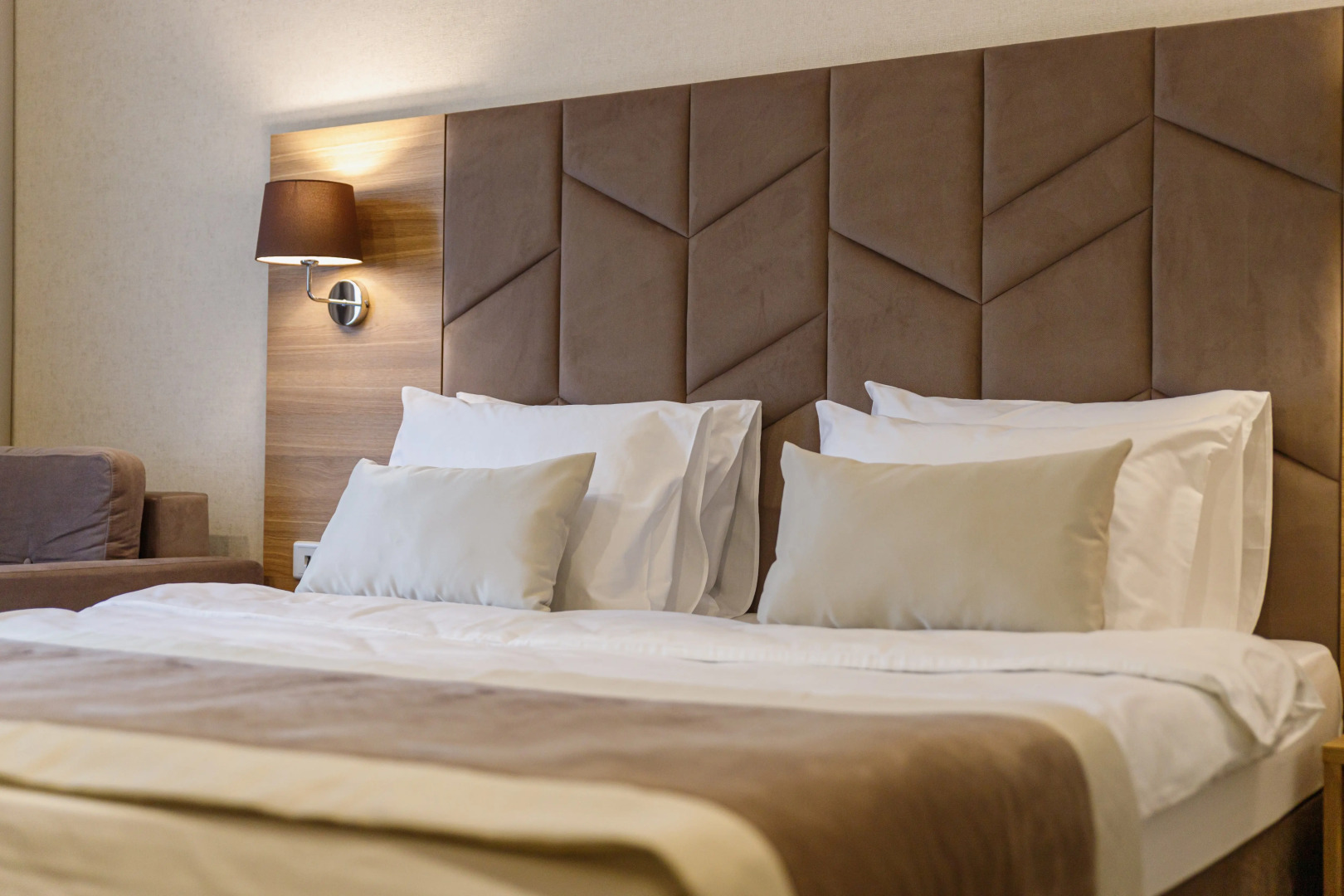 Отель Диона