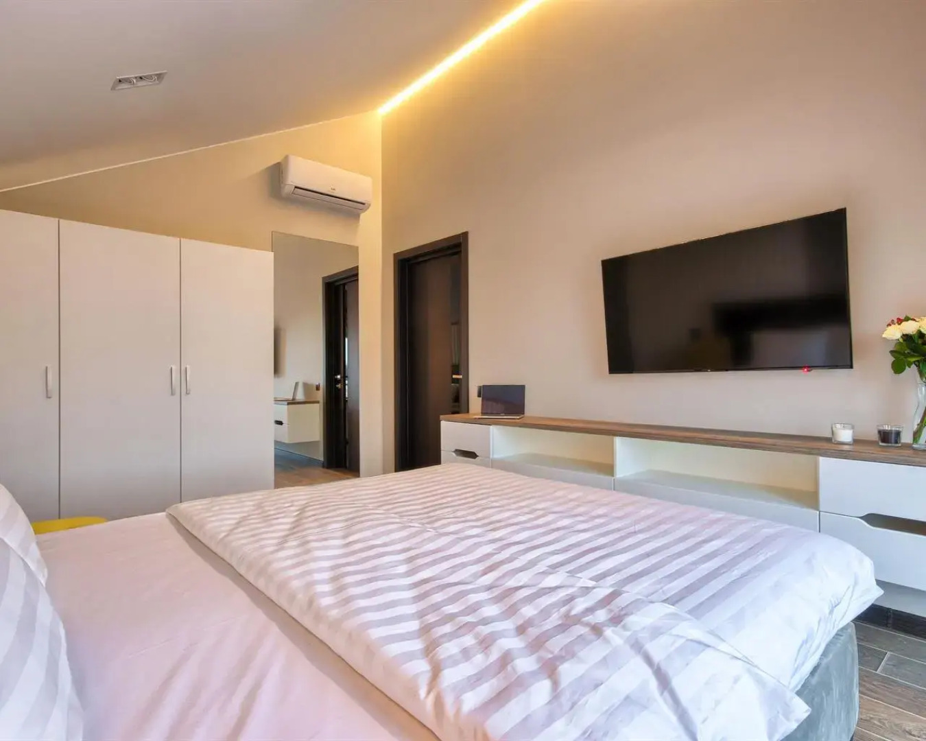 Villingston Residence