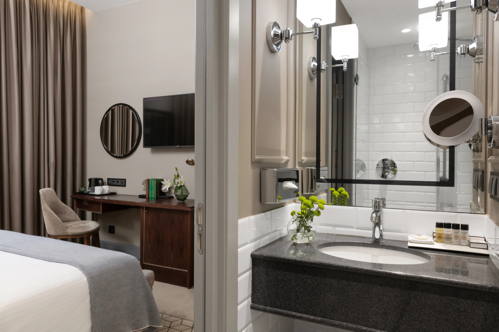 Чехофф Отель Москва Кьюрио Коллекшен Хилтон