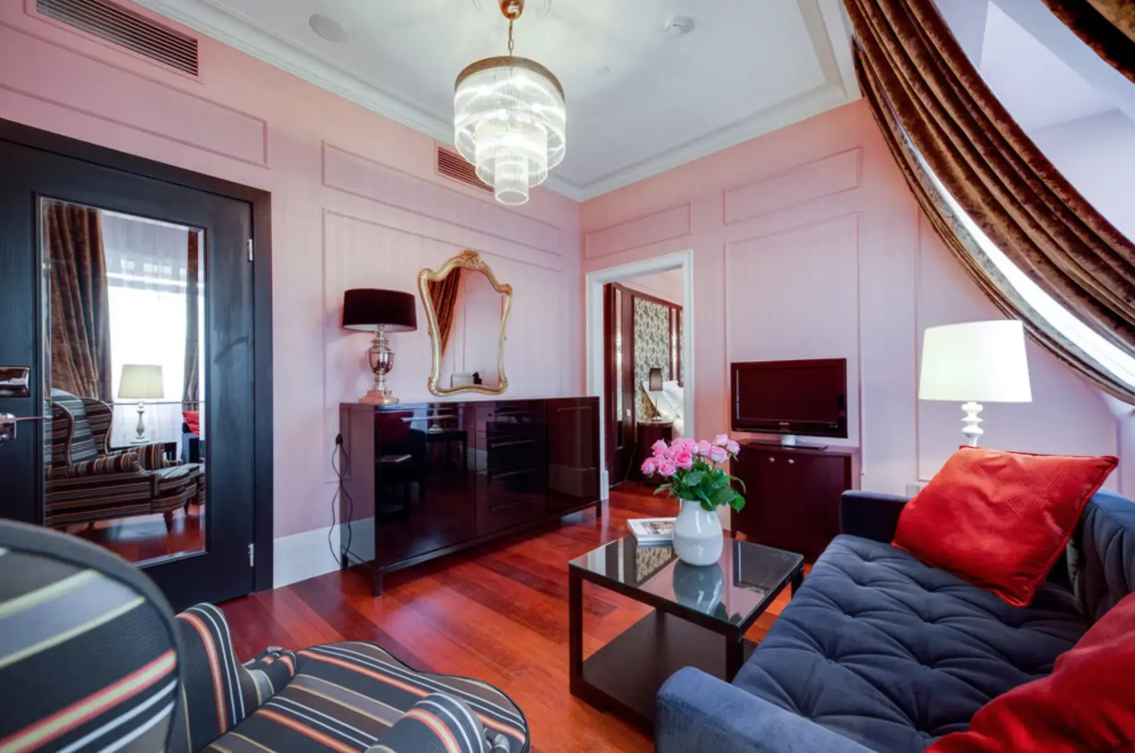 Отель DOM Boutique Hotel