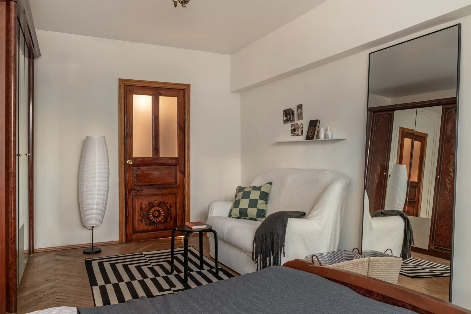 Квартира изысканная с авторским искусством пешком до Красной площади