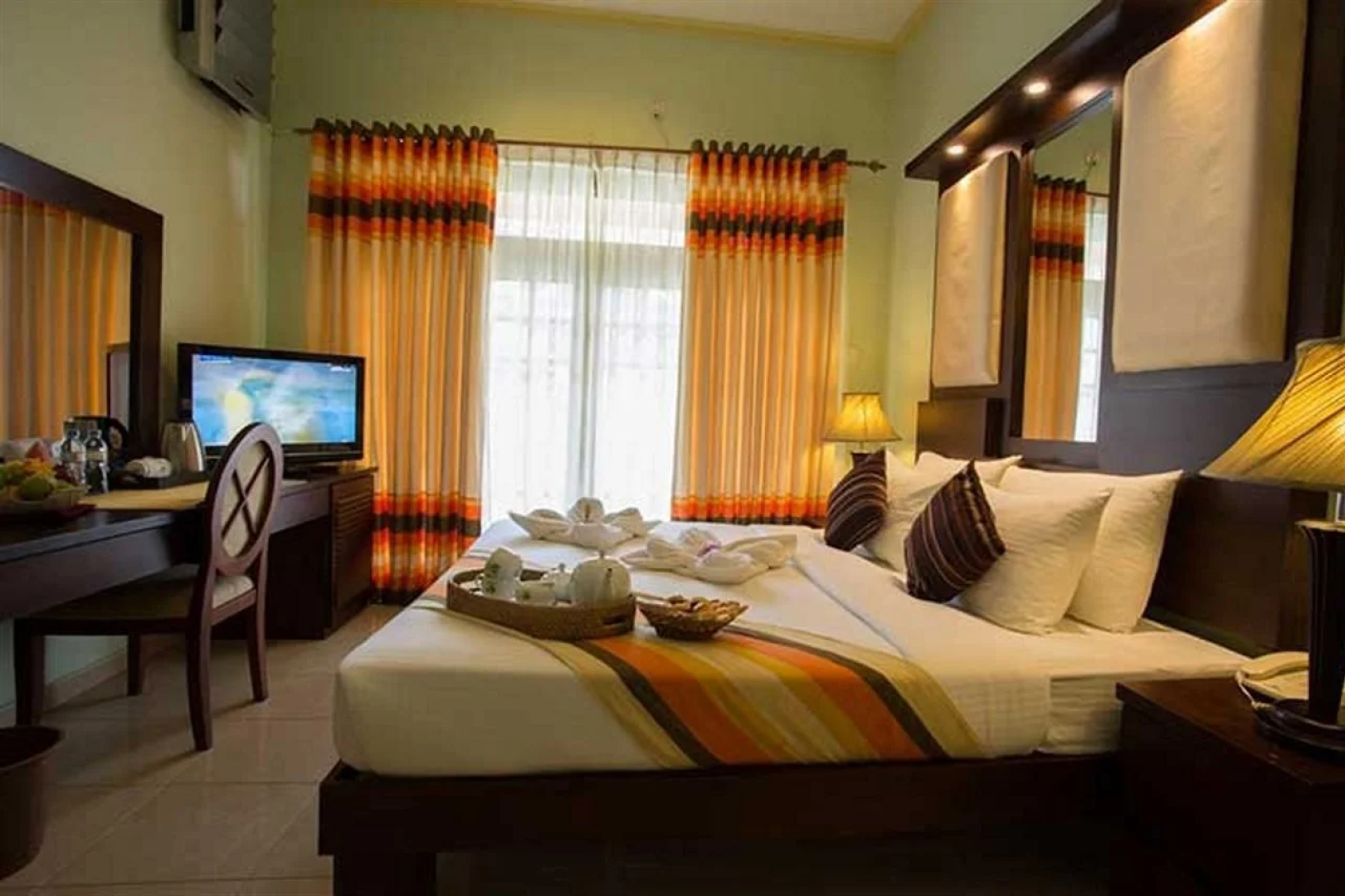 Отель Oak Ray Serene Garden Hotel