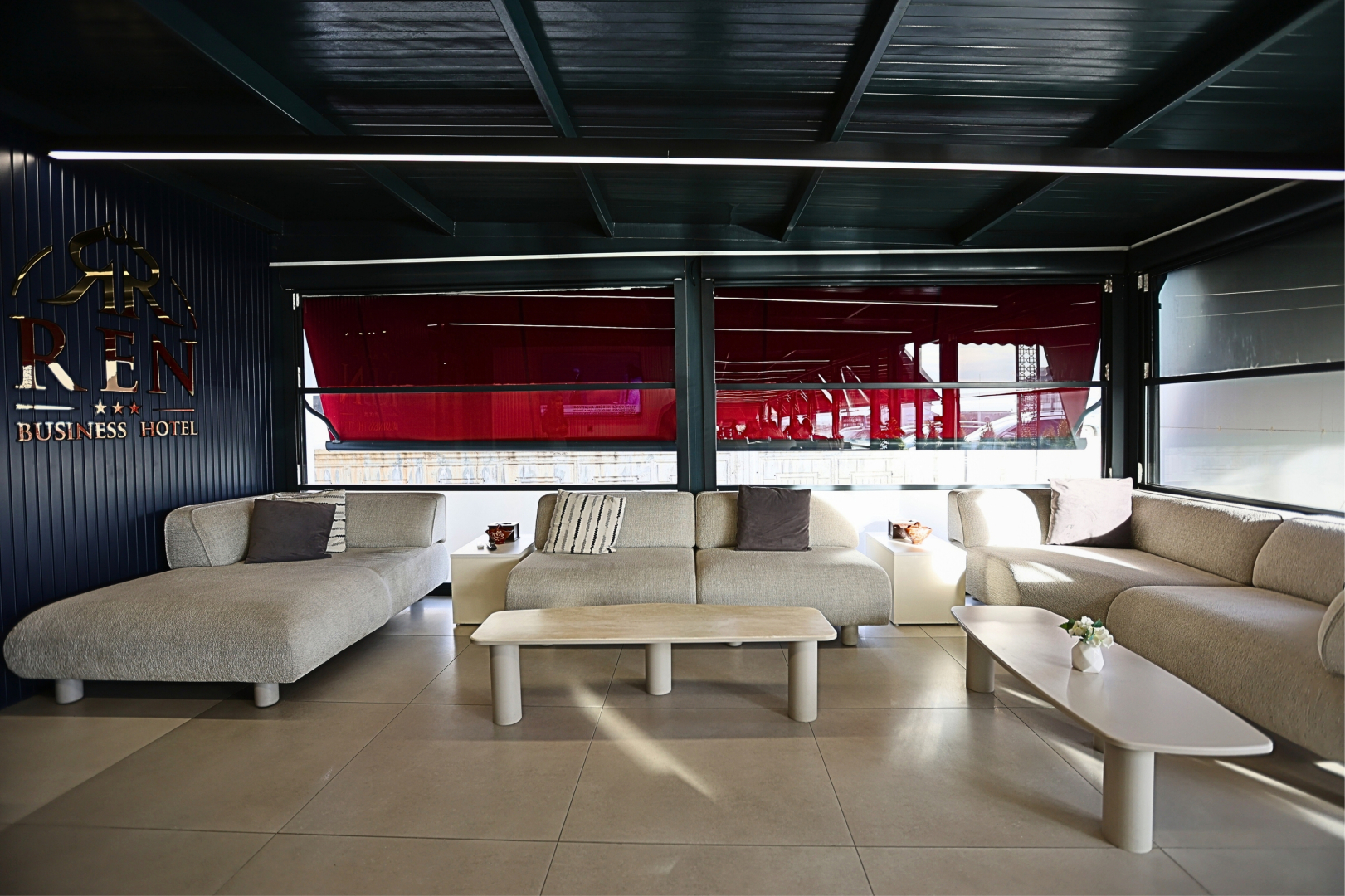 Отель Ren Business