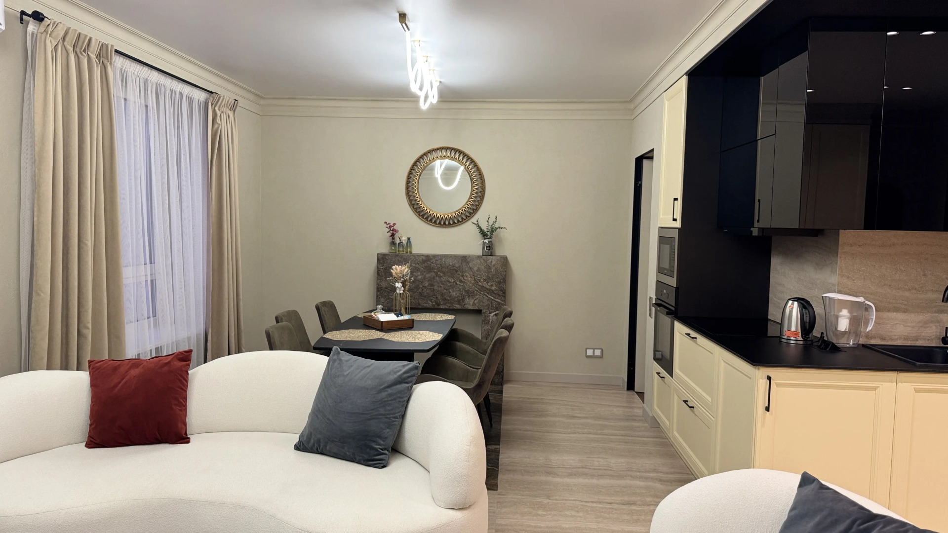 Квартира стильная 2х-к с изысканным ремонтом в ЖК Апарт