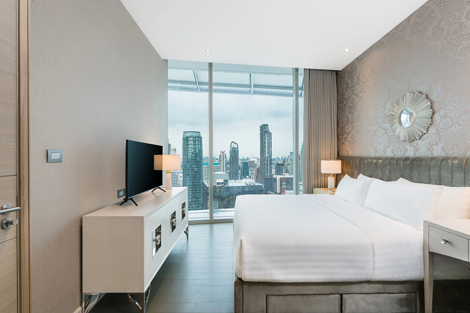 Отель Magnolias Ratchadamri Boulevard Serviced Residences