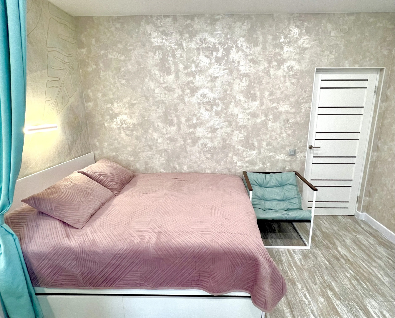 Квартира бирюзовая