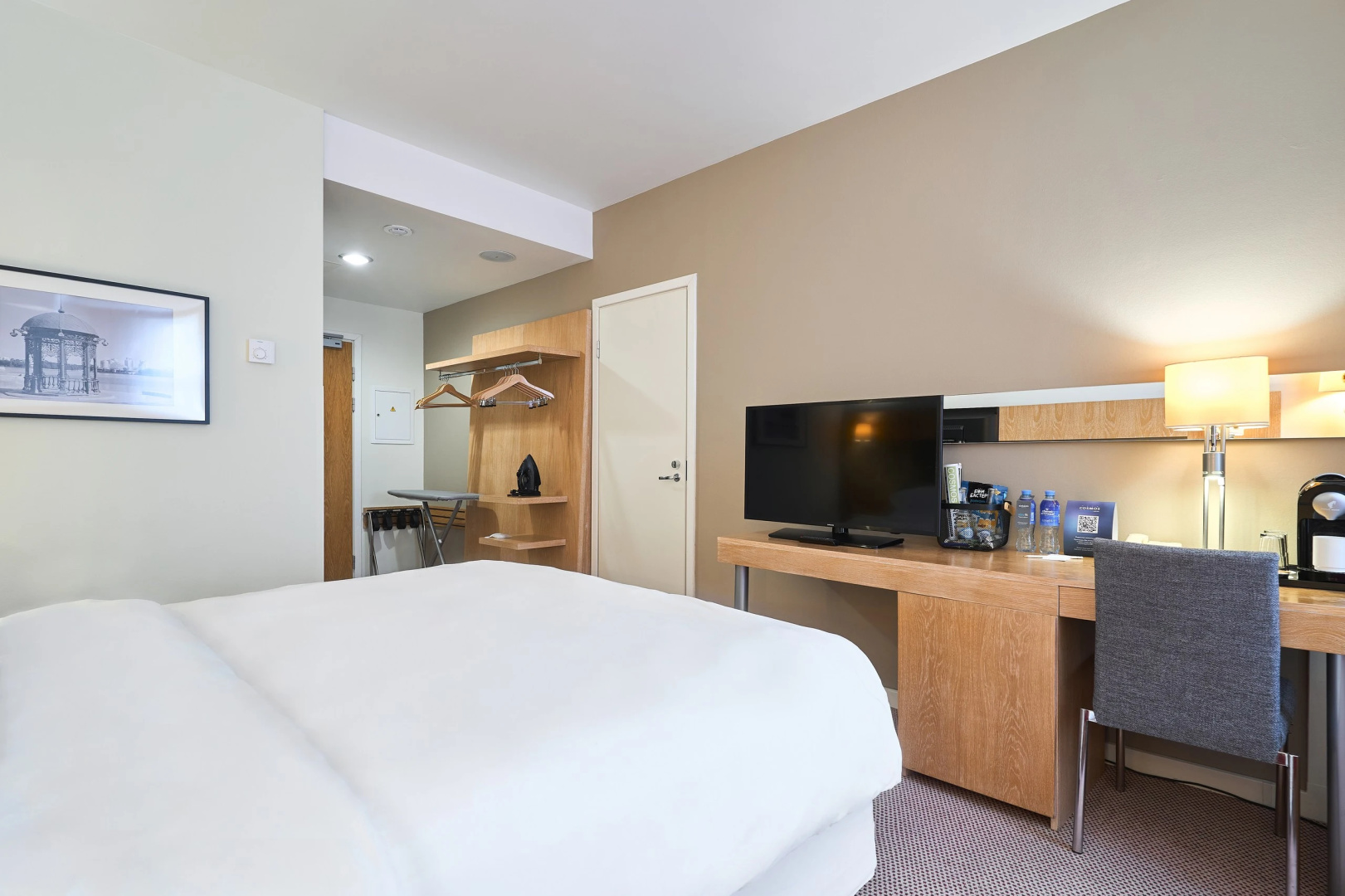 Отель Cosmos Ekaterinburg Hotel