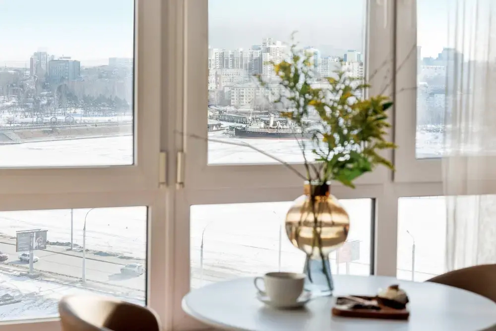 Апартаменты More View - с залипательным видом на реку | Rasco Home