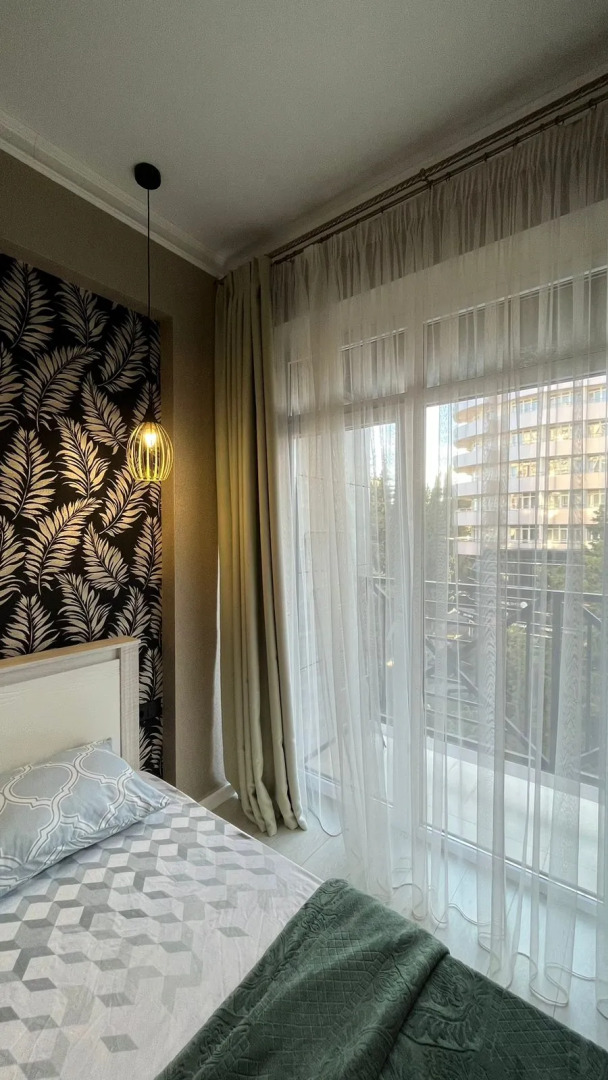 Апартаменты Евро 2-ком с балконом возле моря в центре Адлера Ajax