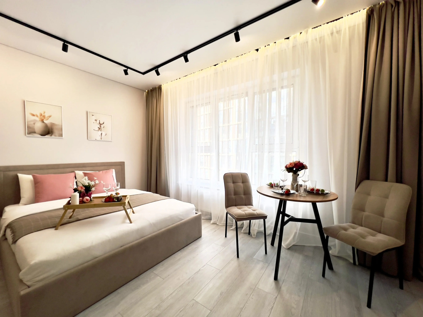 Апартаменты люкс ВыДома в авторском квартале Машаров в центре города