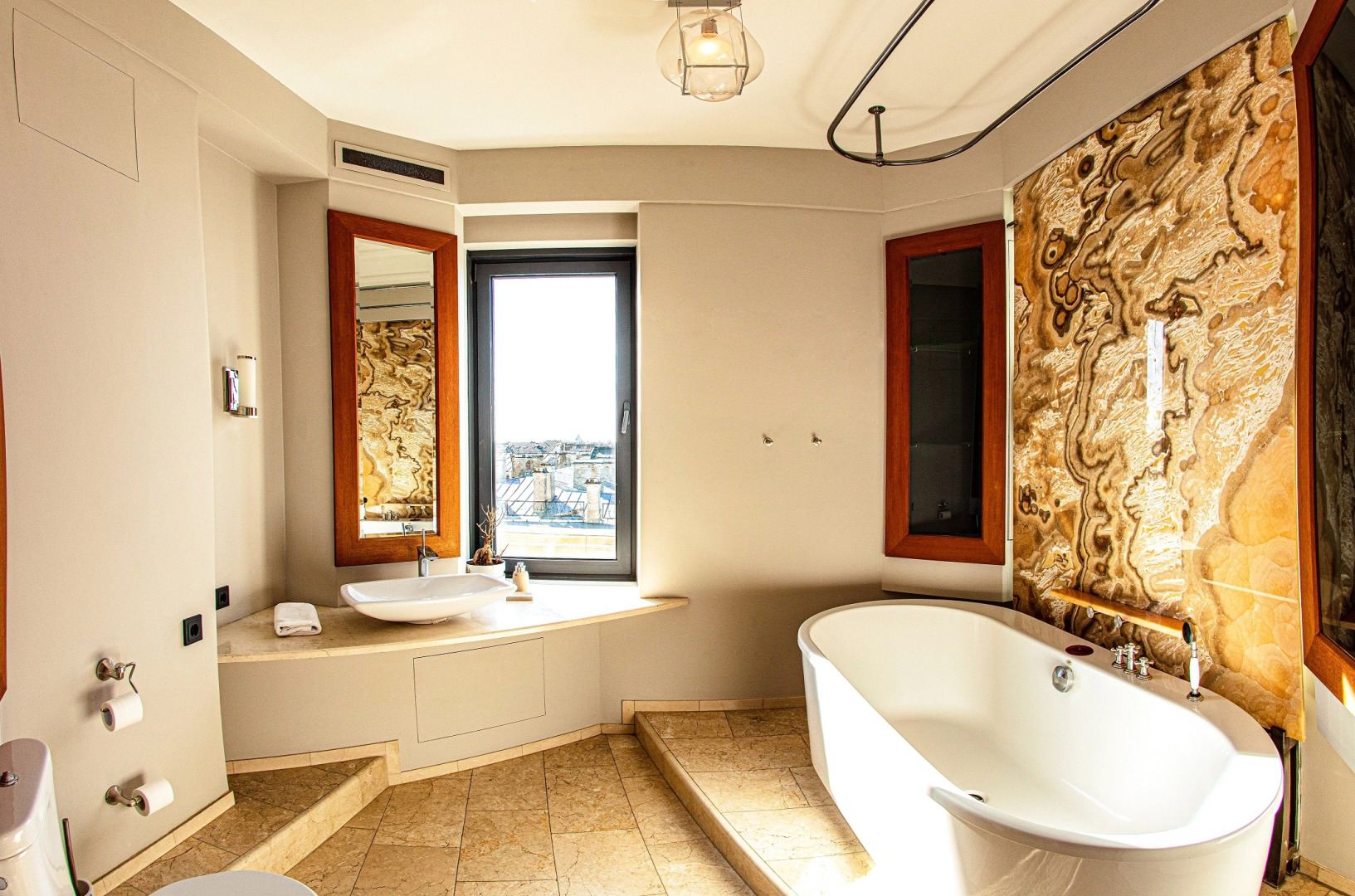 Апартаменты с террасой и видом на Петербург