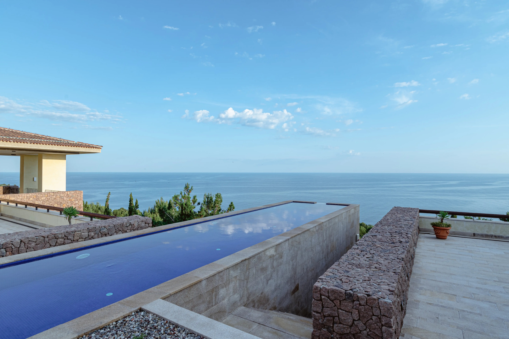 Отель Крымский Бриз Hotel & Villas