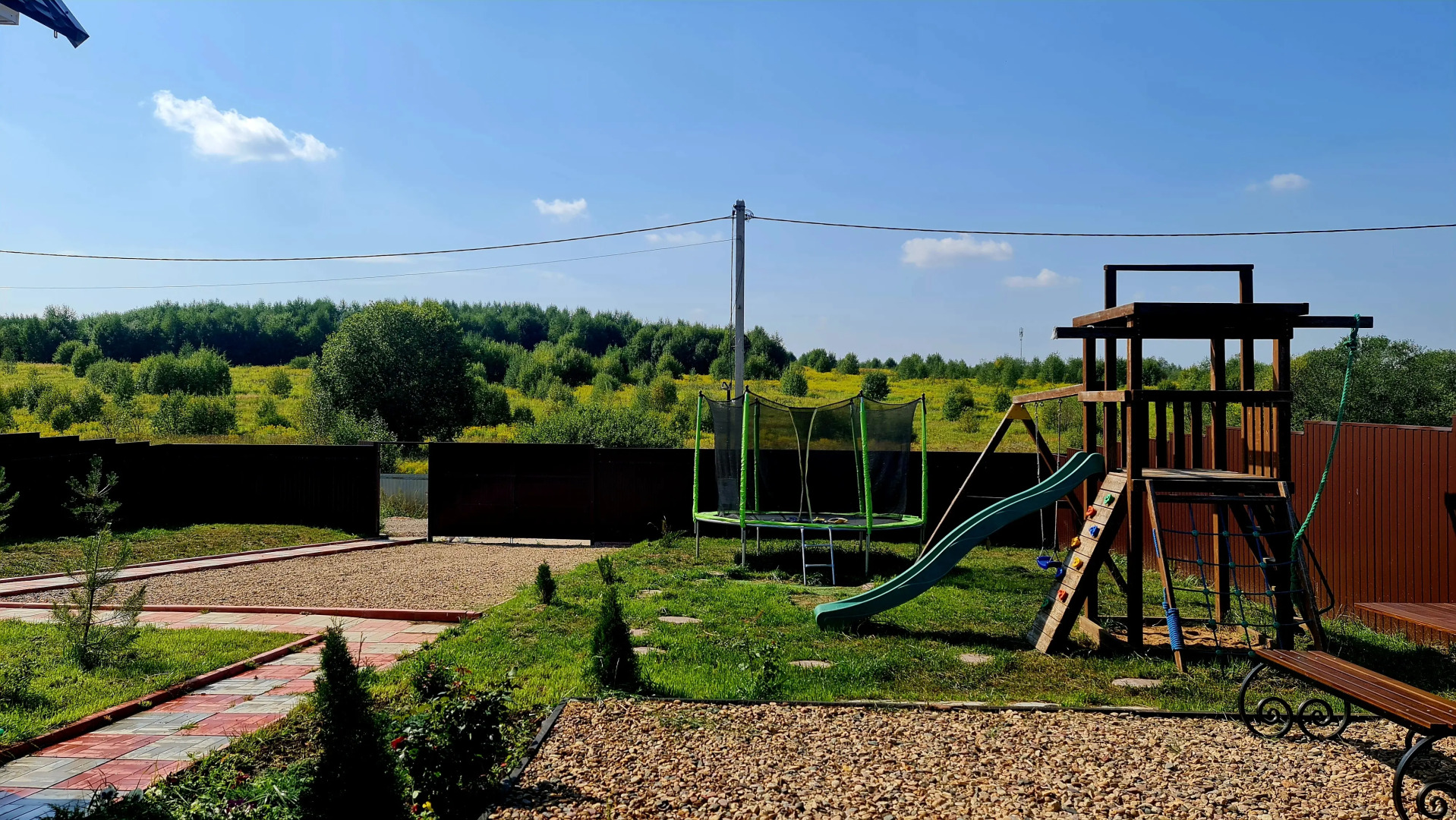 Частный Дом с Красным Залом